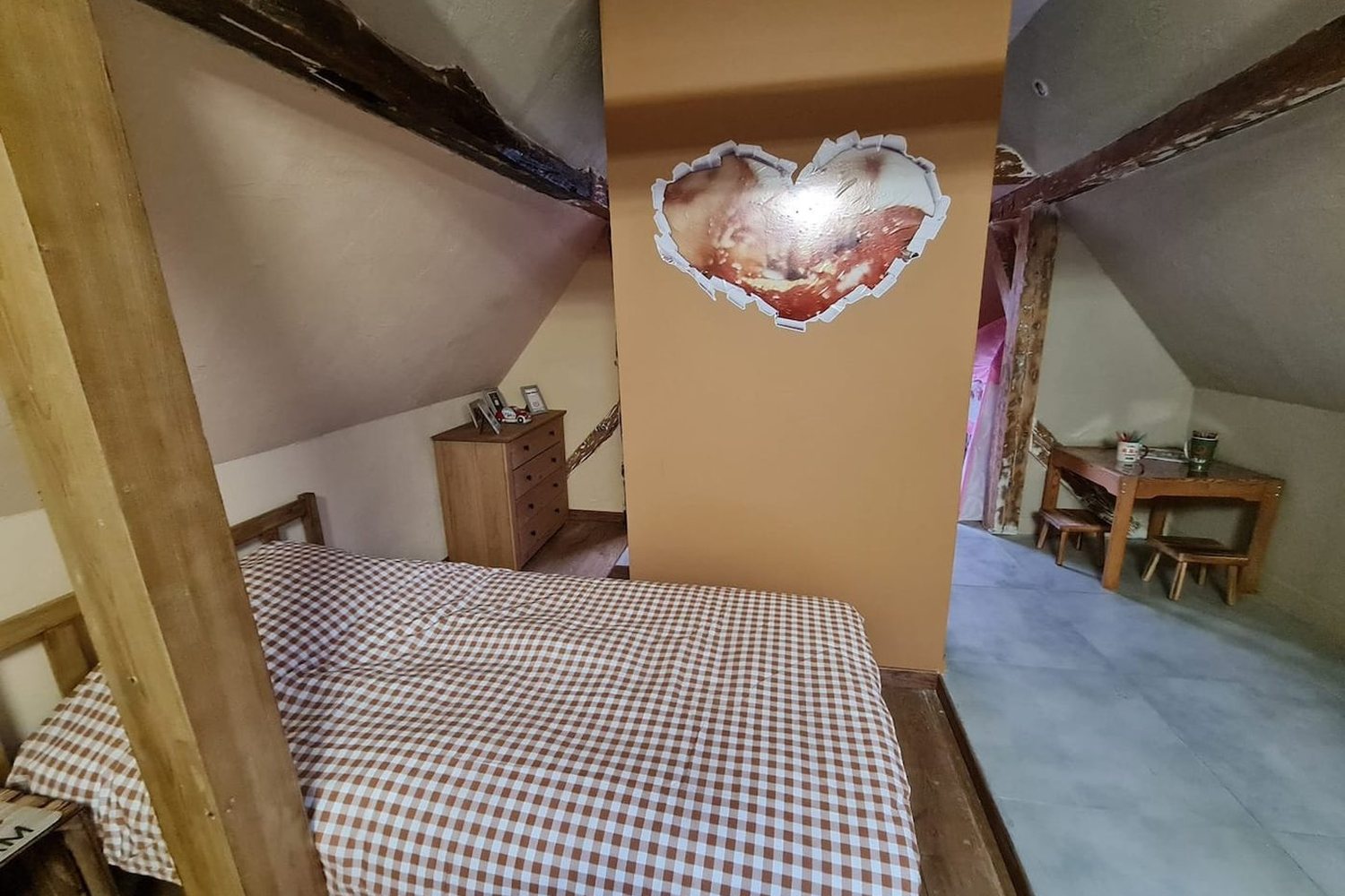 La chambre parentale sous les combles
